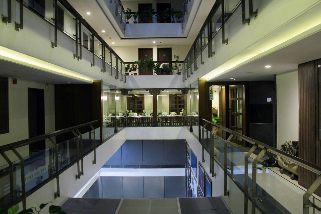 The Sky Court Hotel Aurangábád Kültér fotó